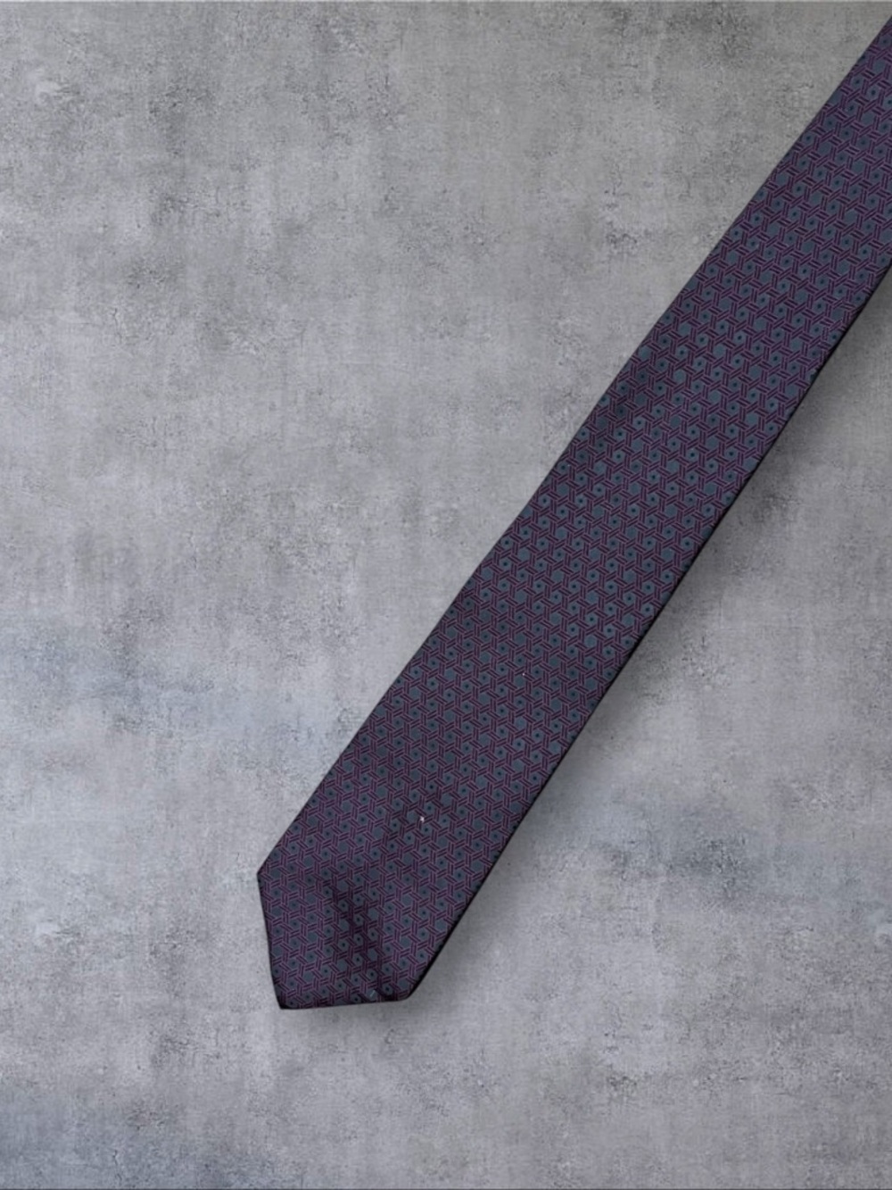 Vintage 90s / 2000s y2k Designer Valentino Plum 100% Silk Pattern Tie